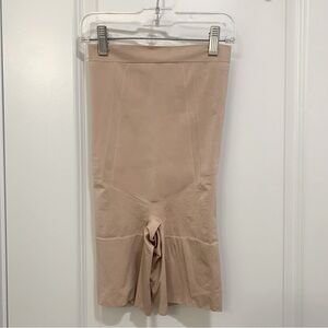 SPANXsculpt™ OnCore High-Waisted Mid-Thigh Short in Soft Nude - Size Small
